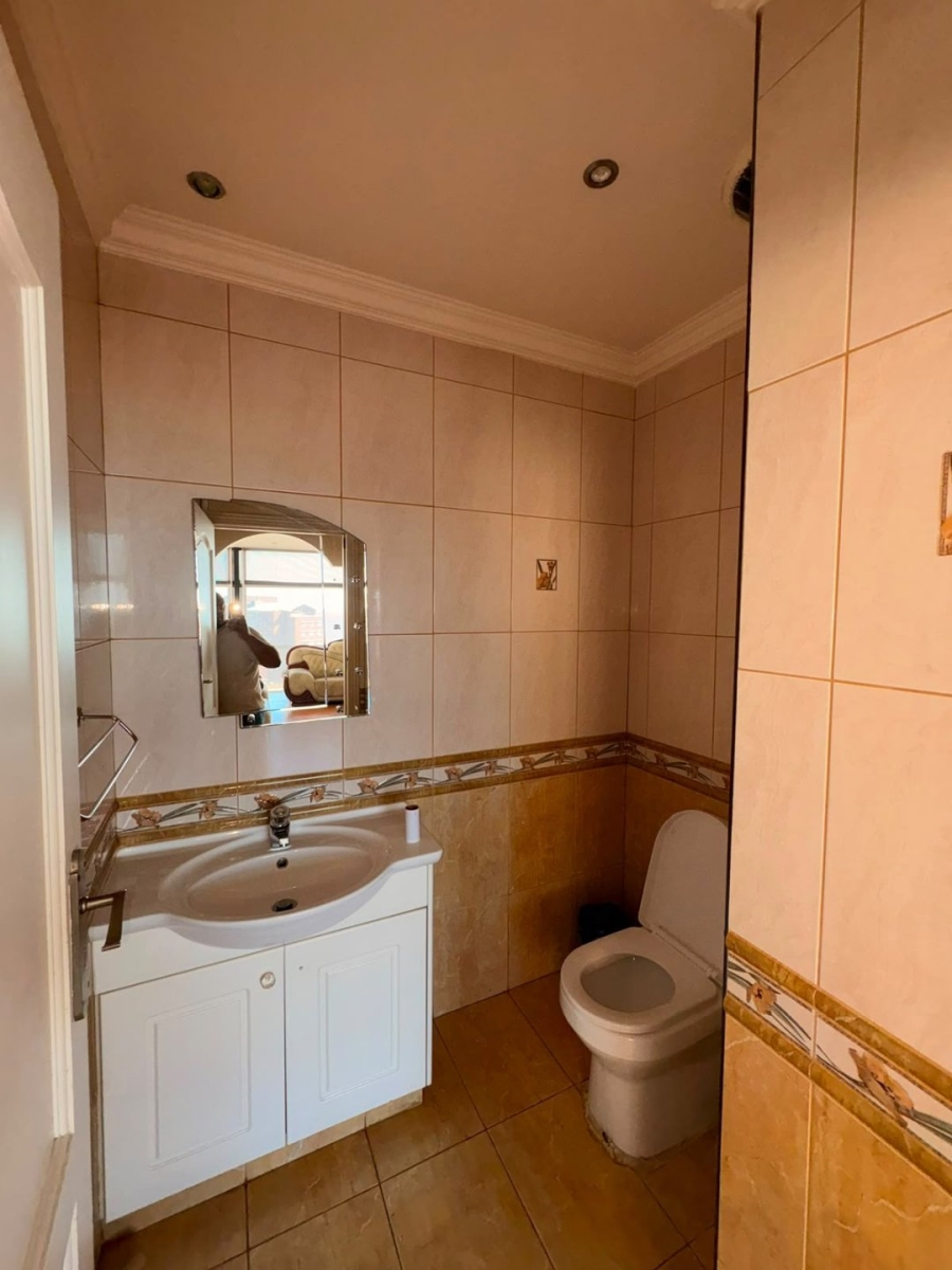 7 Bedroom Property for Sale in Quigney Eastern Cape